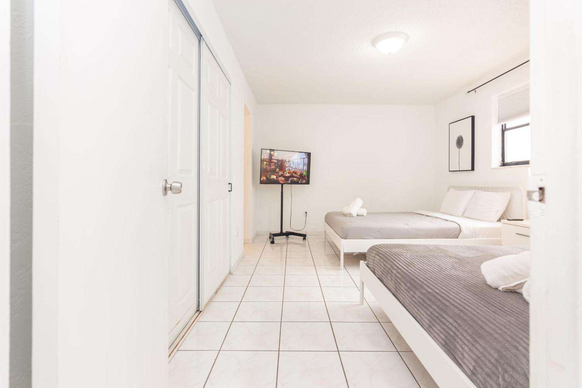 One Bedroom Apartment - With Parking & Balcony - Heart Of Wynwood 마이애미 외부 사진