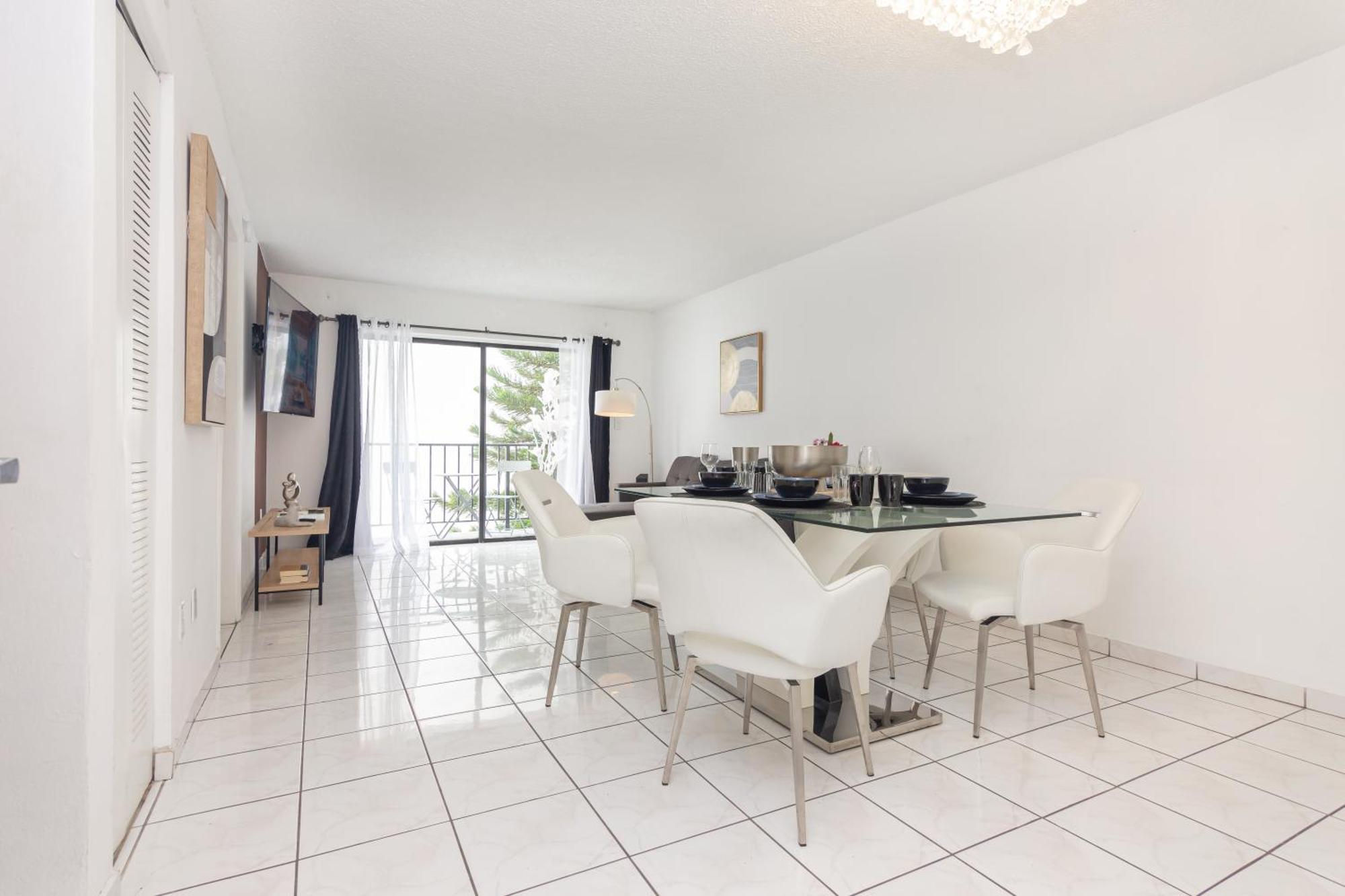 One Bedroom Apartment - With Parking & Balcony - Heart Of Wynwood 마이애미 외부 사진