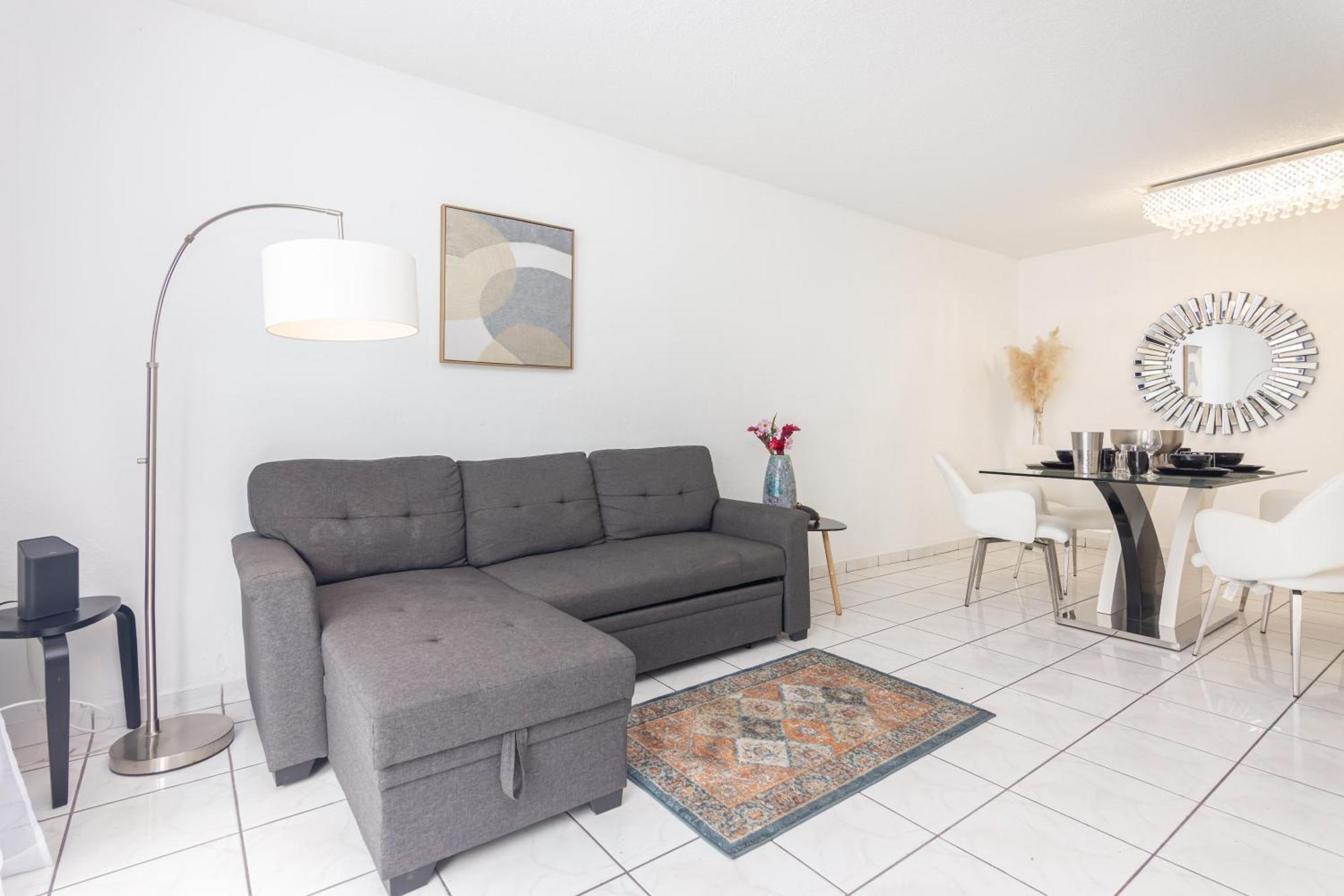 One Bedroom Apartment - With Parking & Balcony - Heart Of Wynwood 마이애미 외부 사진
