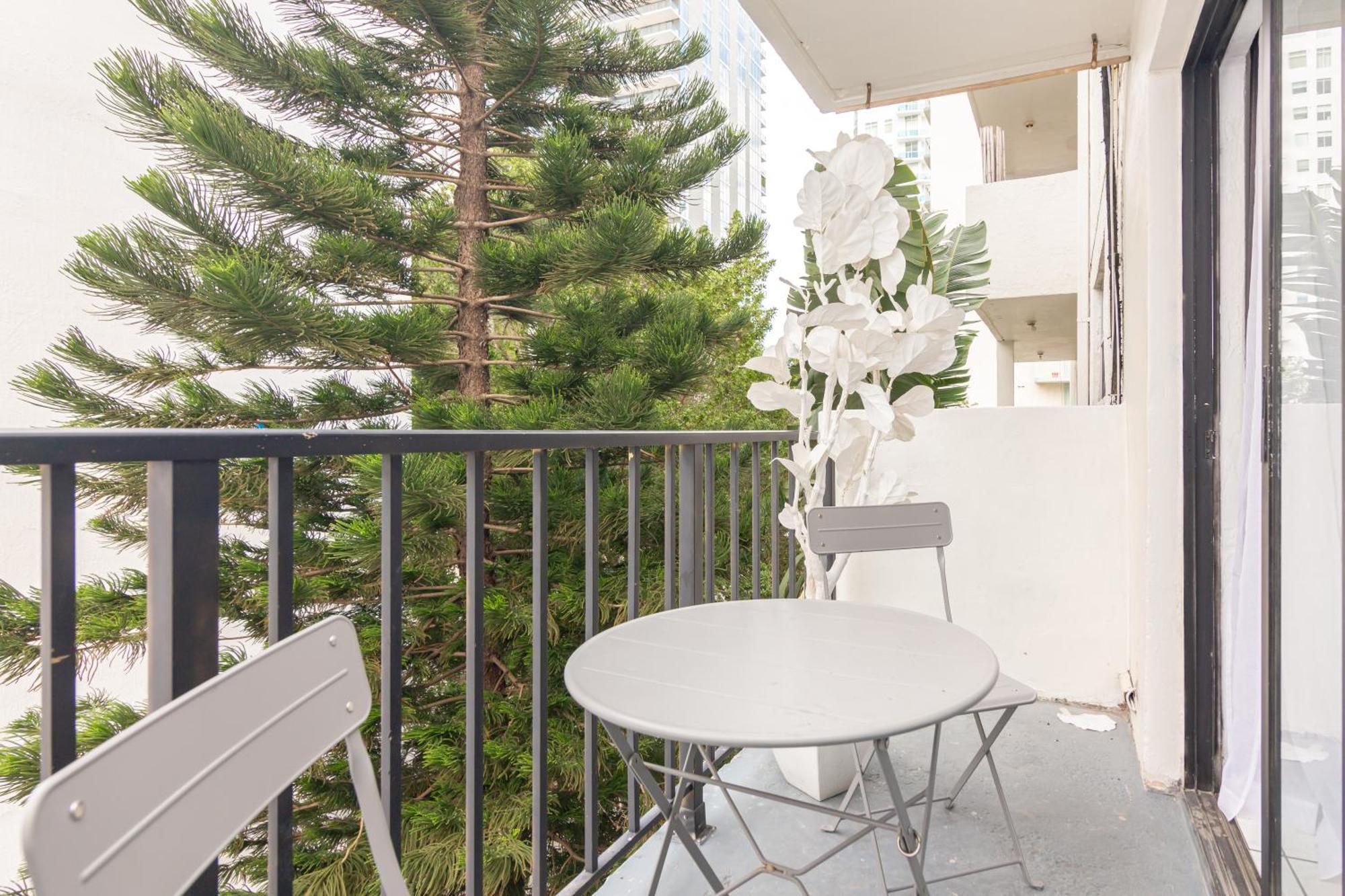 One Bedroom Apartment - With Parking & Balcony - Heart Of Wynwood 마이애미 외부 사진